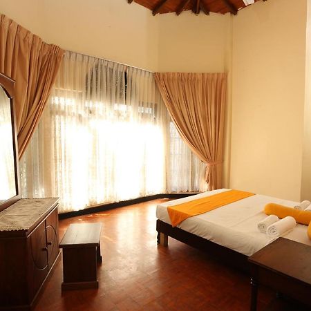 Tree Breeze Inn Kandy Exterior photo